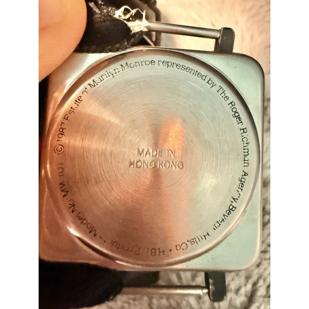 Vintage 1987 Marilyn Monroe Estate Watch MW101 Square Quotes Strap Red Hands